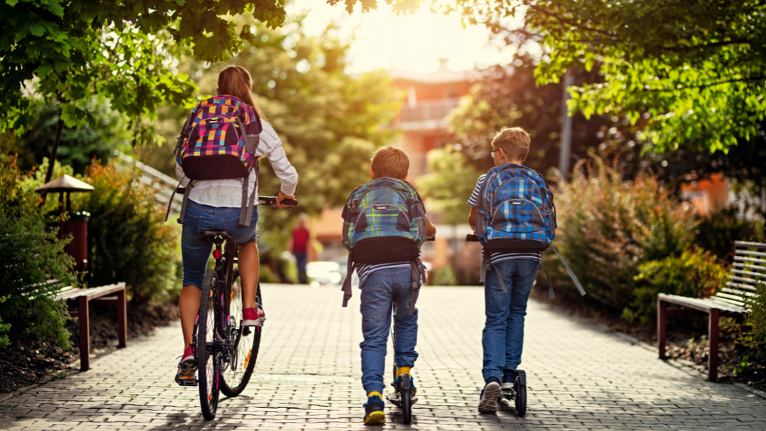 How GPS Watches Support Safety for Kids Who Walk or Bike to School 
